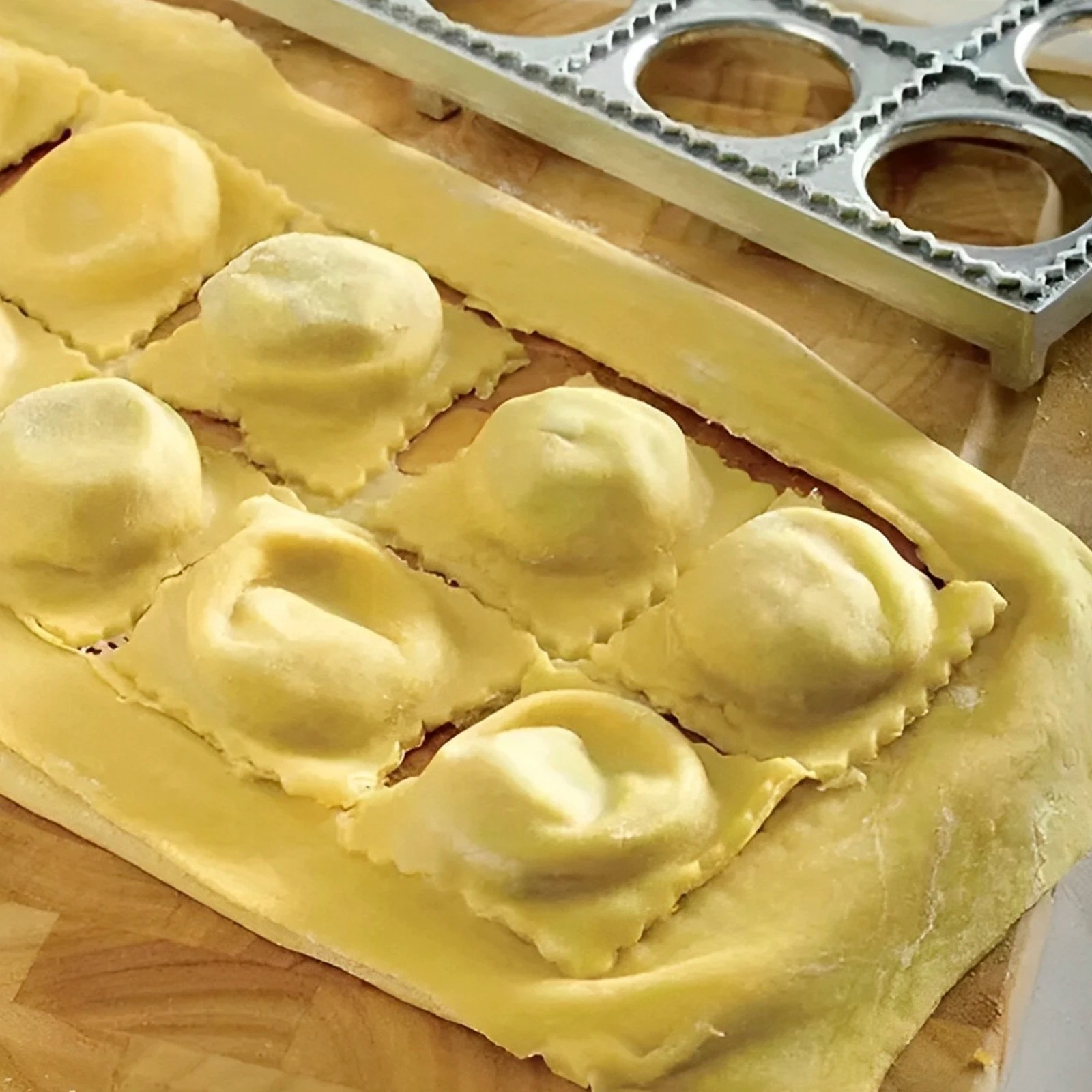 Forma do pierogów 12 otworów,  – Kitchen Gadgets Worth Buying recenzja i cena